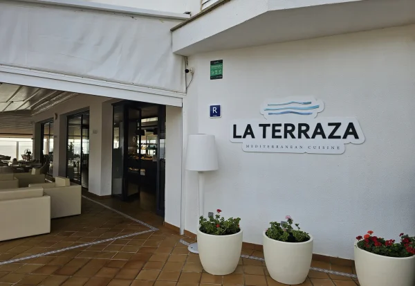 buffet terraza viva cala mesquida